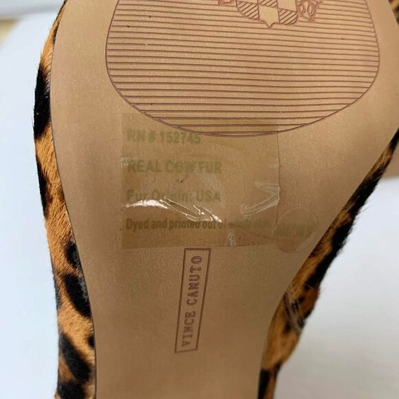Vince Camuto Nandi2 Pointed Toe Ankle Boot Leopard - Picture 13 of 14